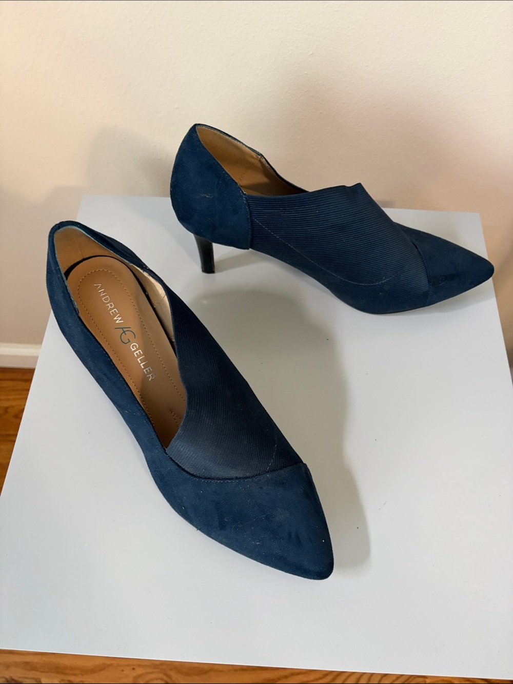 Andrew Geller Deep Navy Pointed Kitten Heel Pumps